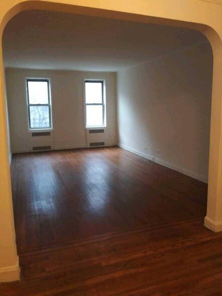 92-1 Whitney Ave in Queens, NY - Building Photo - Building Photo