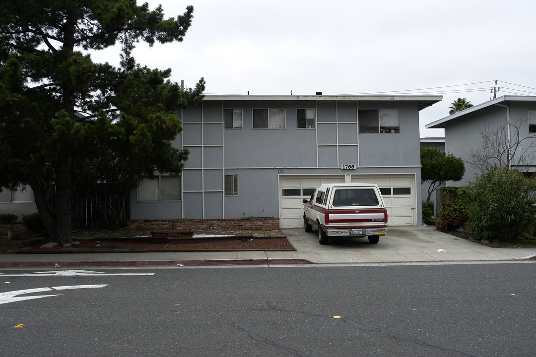 1766 S Grant St in San Mateo, CA - Foto de edificio