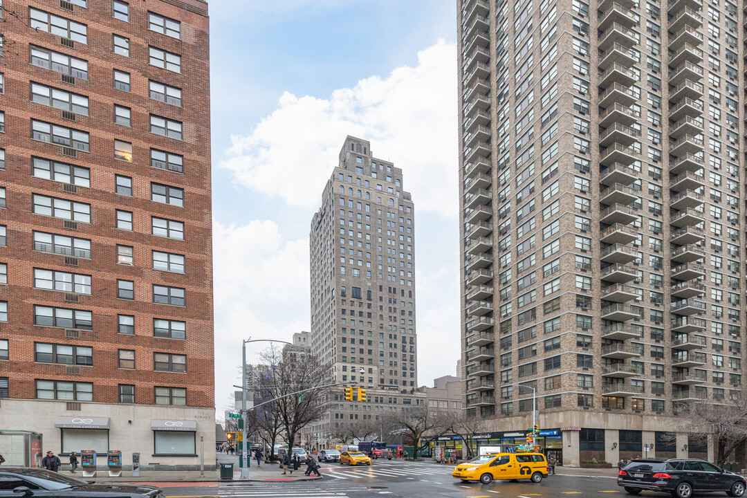 Beckford Tower in New York, NY - Building Photo