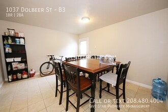 1037 Dolbeer St in Pocatello, ID - Foto de edificio - Building Photo