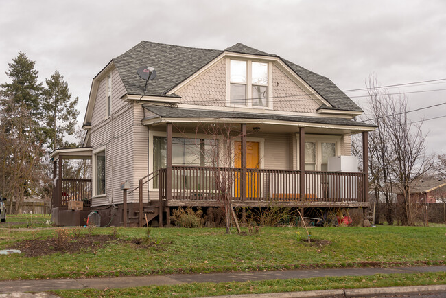 property at 1247 Boyer Ave