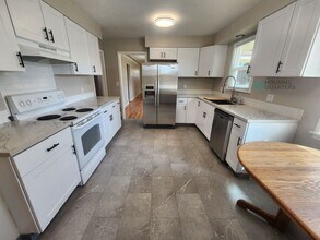 8607 E Maringo Dr in Spokane, WA - Building Photo - Building Photo
