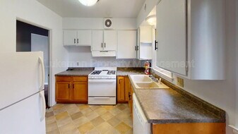 3729-3731 Oakland Dr in Kalamazoo, MI - Building Photo