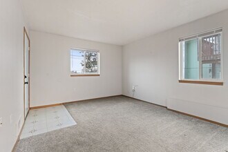 105 W 3rd St in Cheney, WA - Building Photo - Building Photo
