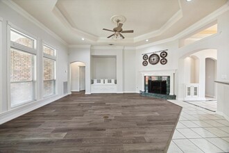 1518 Shearn St in Houston, TX - Foto de edificio - Building Photo