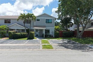 201 NW 106th Terrace in Pembroke Pines, FL - Building Photo