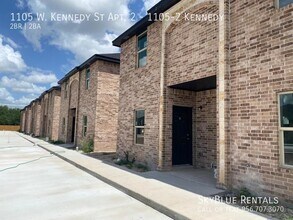 1105 W Kennedy St in Pharr, TX - Foto de edificio - Building Photo