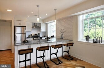 71 N Main St in Lambertville, NJ - Building Photo - Building Photo