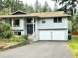 3910 52nd St Ct NW in Gig Harbor, WA - Building Photo