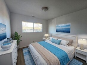 873 NE Alameda Ave in Roseburg, OR - Building Photo - Building Photo