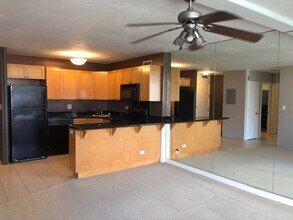 430 Kaiolu St in Honolulu, HI - Building Photo - Building Photo