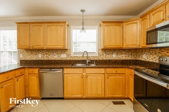 1817 Morgans Mill Way in High Point, NC - Foto de edificio - Building Photo