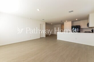 11304 Rodeo Dr in Providence Village, TX - Foto de edificio - Building Photo