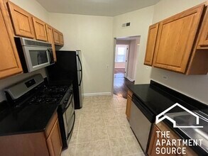 2440 N Hamlin Ave, Unit 2 in Chicago, IL - Building Photo - Building Photo