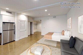 7400 Center Ave, Unit FL3-ID5442A in Huntington Beach, CA - Foto de edificio - Building Photo