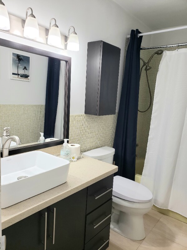 19001 NE 14th Ave-Unit -1 in Miami, FL - Building Photo - Building Photo