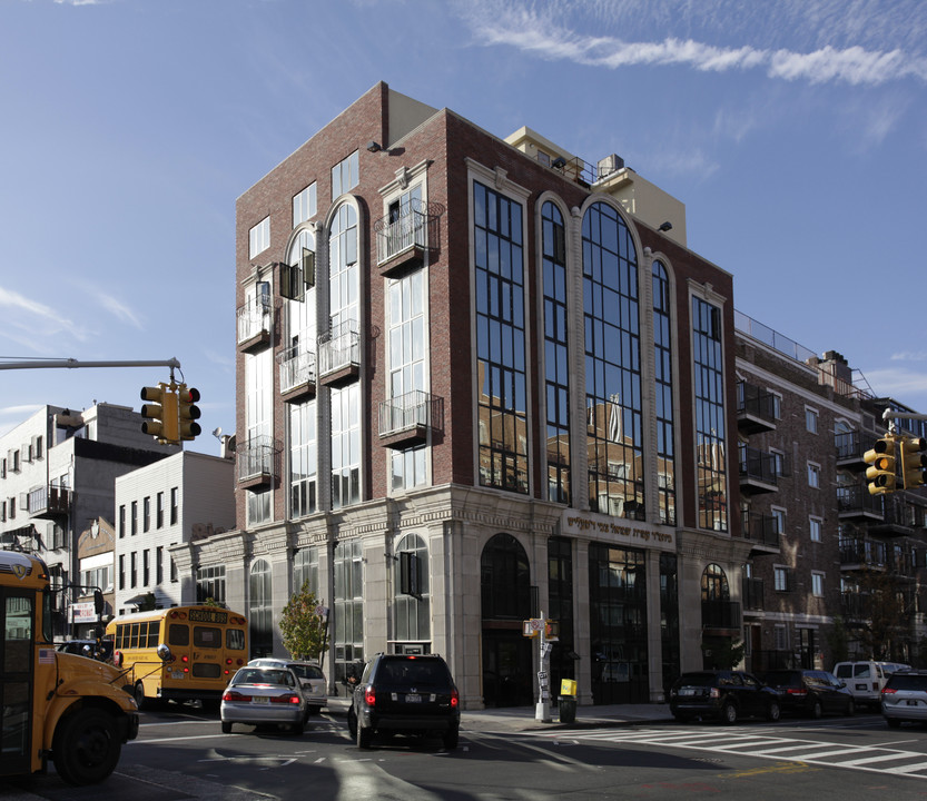 808-812 Bedford Ave in Brooklyn, NY - Building Photo