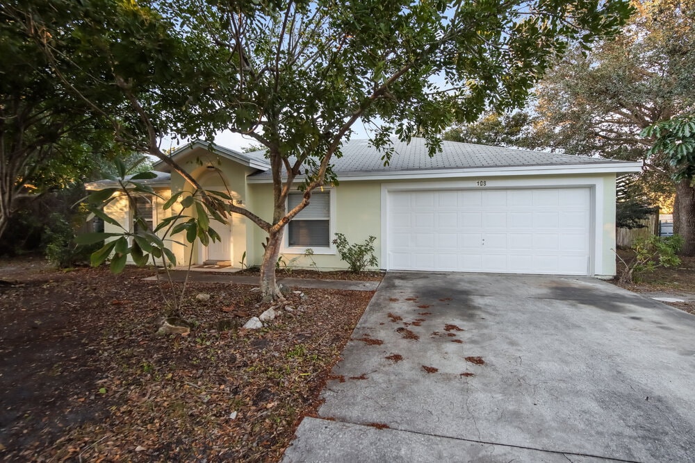 108 Osceola Ave in Sebastian, FL - Building Photo