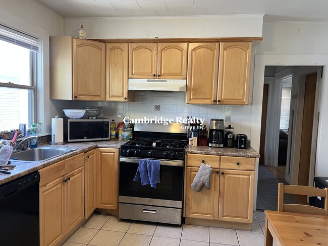 35 Rose St, Unit 2
