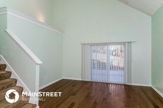 10717 Bayport Rd in Louisville, KY - Building Photo - Building Photo