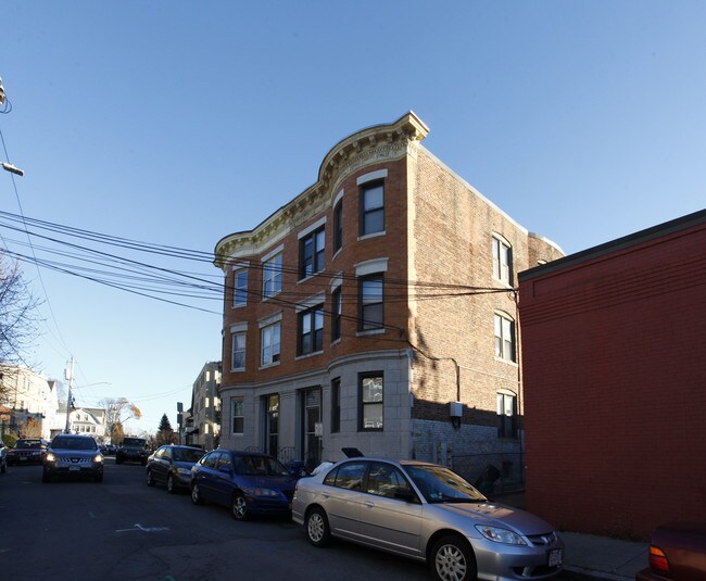 5 Leicester St in Brighton, MA - Foto de edificio - Building Photo