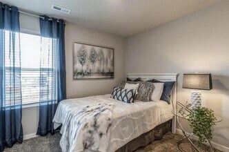 301 NW Charlestown Ln in Waukee, IA - Building Photo - Building Photo