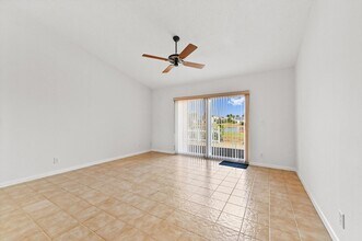 8515 Lakepoint Ct in Wellington, FL - Building Photo - Building Photo