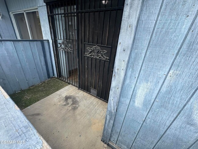 14520 Plummer St in Los Angeles, CA - Building Photo - Building Photo