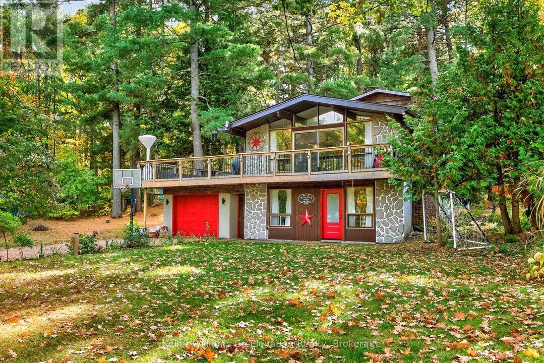 1950 Champlain Rd in Tiny, ON - Building Photo