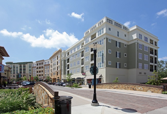 Lofts at Watters Creek Apartments in Allen, TX - Foto de edificio - Building Photo