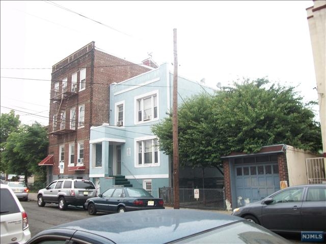 534 51st St in West New York, NJ - Building Photo