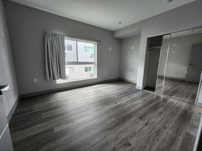 7040 Woodman Ave in Los Angeles, CA - Building Photo - Building Photo