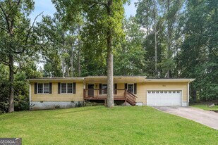 1825 Laurel Ridge Dr SW in Conyers, GA - Building Photo