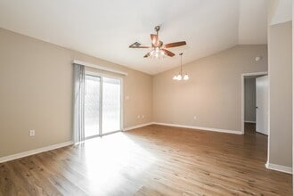 3544 Lake Eleanor Dr in Mount Dora, FL - Foto de edificio - Building Photo