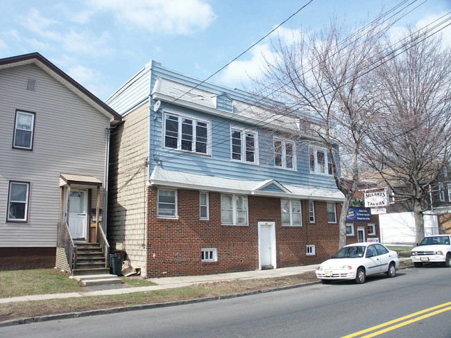 Mularz Tavern in Linden, NJ - Foto de edificio - Building Photo