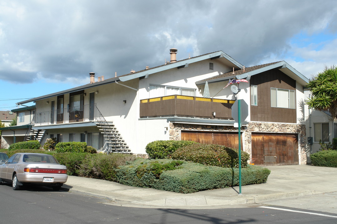 1141 Portland Ave in Albany, CA - Building Photo