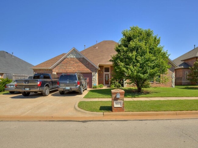 9217 SW 28th St in Oklahoma City, OK - Building Photo - Building Photo