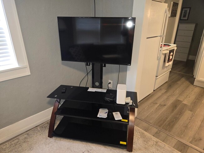 1213 5th St, Unit B in Bremerton, WA - Building Photo - Building Photo