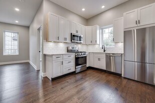 130 West Side Ave in Jersey City, NJ - Building Photo