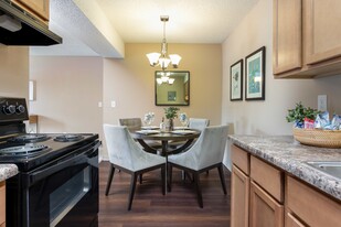 Wentworth Apartments in Aurora, CO - Building Photo