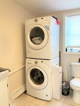 71 Cross St, Unit 2 in Somerville, MA - Building Photo - Building Photo