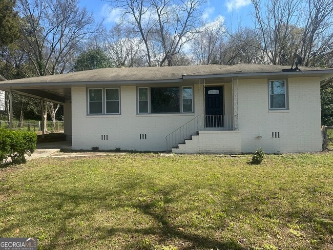 property at 1112 N Beddingfield Dr