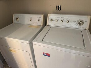 121 Knoll Pl in St Helena, CA - Building Photo - Building Photo