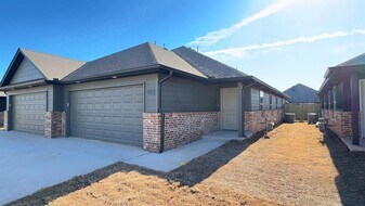 1218 NW 113th St in Oklahoma City, OK - Building Photo