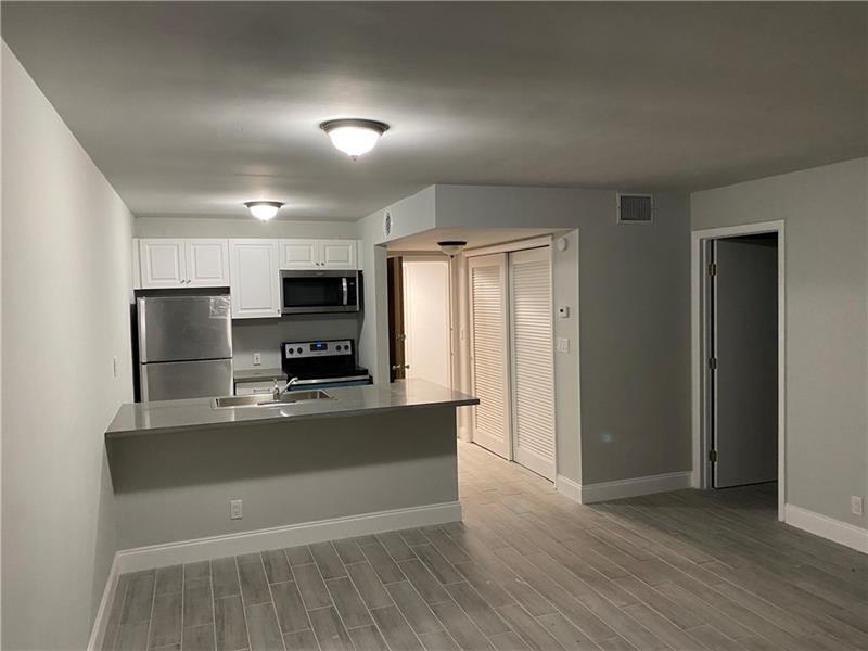 7750 Taft St in Pembroke Pines, FL - Building Photo