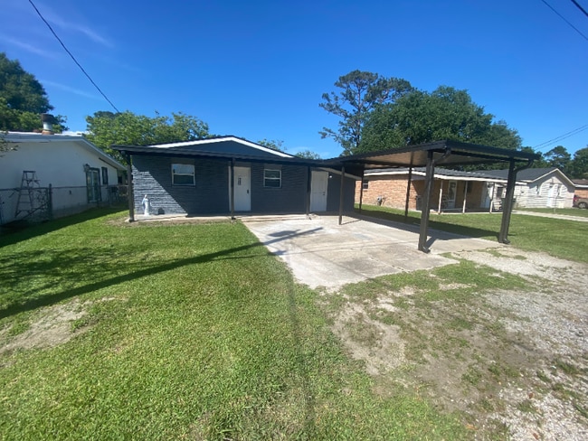 property at 414 Fieldcrest Dr