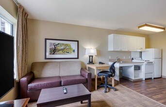 Furnished Studio - Greensboro in Greensboro, NC - Foto de edificio - Building Photo