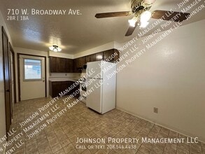 710 W Broadway Ave in Meridian, ID - Building Photo - Building Photo
