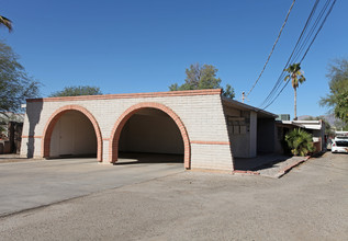 Duplex on E. Lee in Tucson, AZ - Building Photo - Building Photo