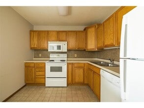 64 E 13th St in Waconia, MN - Building Photo - Building Photo